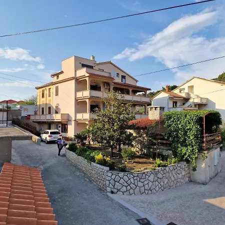 By The Sea Kampor, Rab - 5037 Apartment *