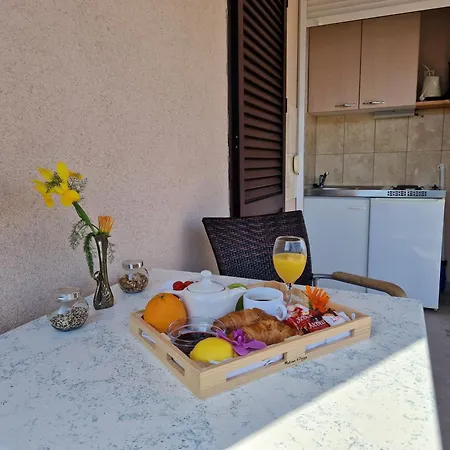 Apartment By The Sea Kampor, Rab - 5037 Kampor